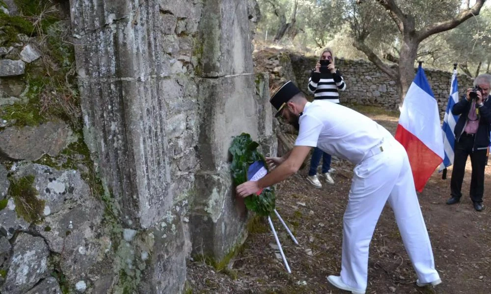 Το εγκαταλειμμένο νεκροταφείο στα Λουτρά της Λέσβου και η άγνωστη ιστορία του